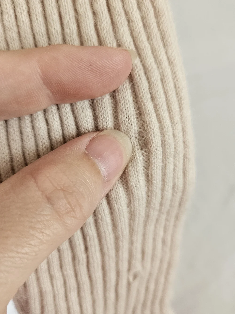 Reiss Ribbed V-Neck Sweater Womens L Beige Wool Alpaca Blend Minimalist Office